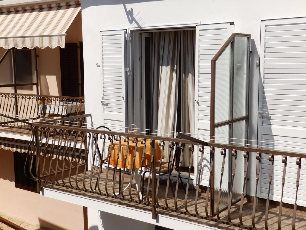 Apartments Ruzica 泽斯特拉格 外观 照片