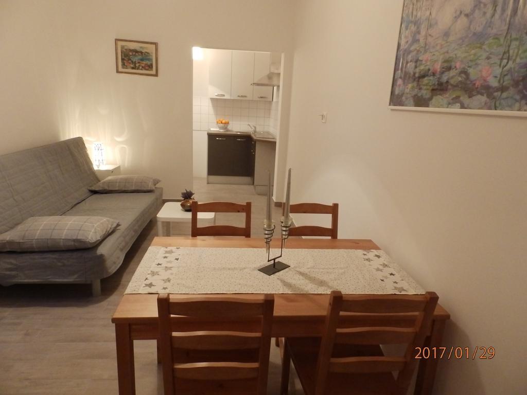 Apartments Ruzica 泽斯特拉格 外观 照片